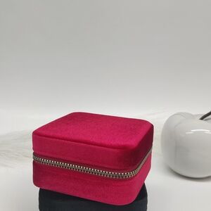 Elegant Pink Velvet Jewelry Box